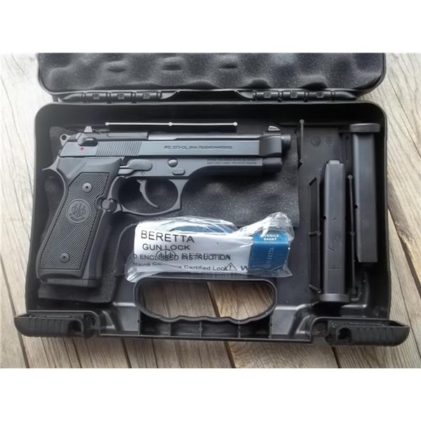 9mm Luger (9x19 Para) Beretta 92 FS 92FS Police Special New W/ 3 15rd Magazines
