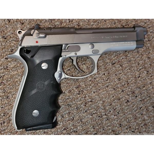 9mm Luger Stainless Beretta 92FS pistol 2 mags 92 FS