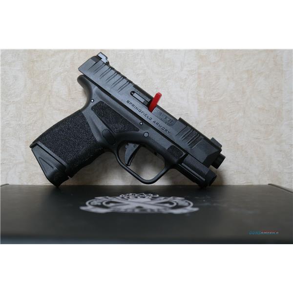 9mm Luger Springfield Armory Hellcat w/ 4 magazines