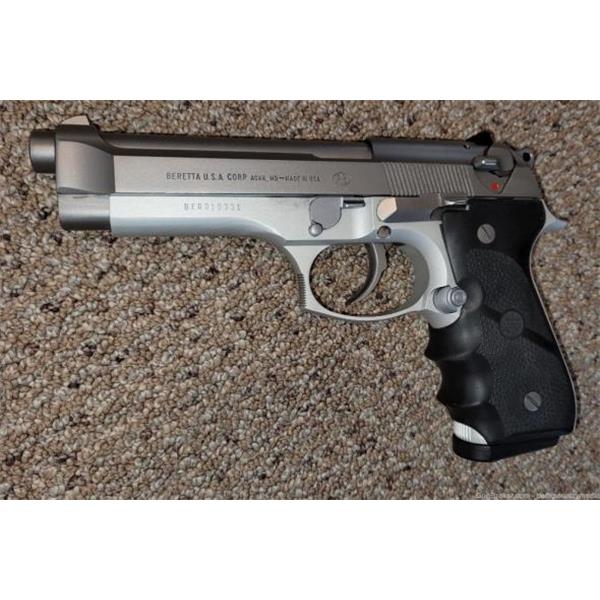 9MM LUGER Stainless Beretta 92FS pistol 9mm 2 mags 92 FS