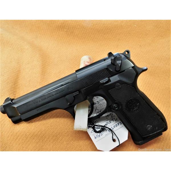9mm Luger (9x19 Para) Beretta Model 92FS 9MM Semi Auto Pistol 4 inch " barrel