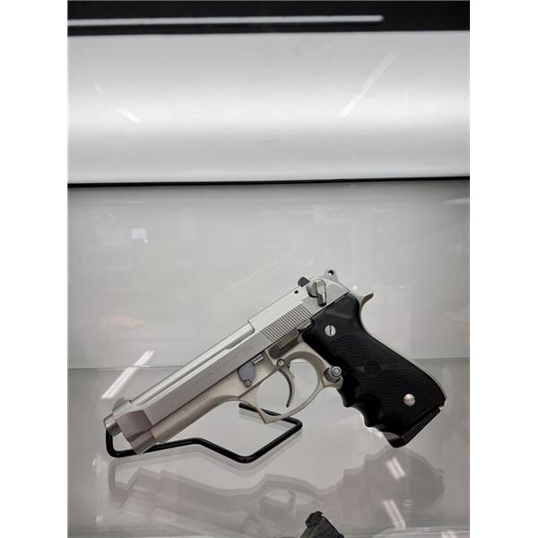9mm Luger (9x19 Para) 92 FS USED BERETTA 92FS STAINLESS 9MM 4.9-INCH 15 RDS NO BOX, 2 MAGS 5 inch " barrel