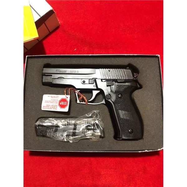 9mm Luger (9x19 Para) West German SIG Sauer P226 9mm, Awesome Condition 4 inch " barrel