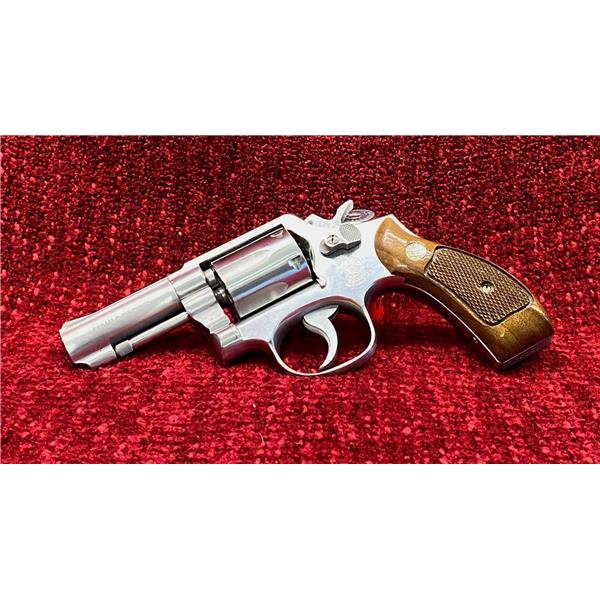 .38 Spl. Smith & Wesson S&W 64-3 64 Stainless 3in NIB No Reserve 3 inch " barrel