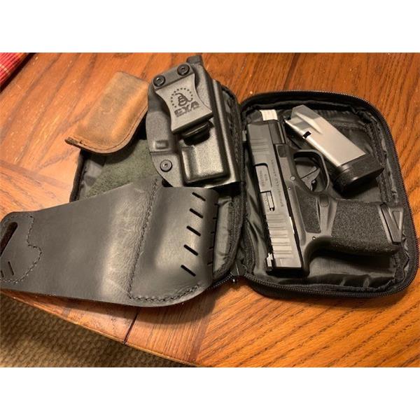 9mm Luger (9x19 Para) Springfield Armory Hellcat w/holsters & 3 mags