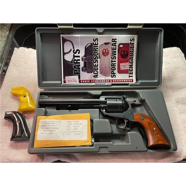 .44 Mag. Ruger / Sturm, & Co. Super Blackhawk Magnum 7.5 Inch Blued NIB With Extra Grips 736676008025 7 inch " barrel