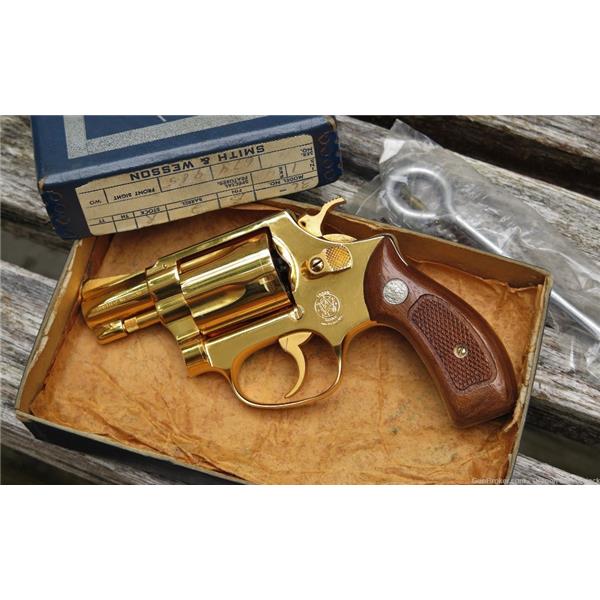 .38 Spl. Smith & Wesson / S&W 36 Chiefs Special 38 NIB NOS Full Gold Plated Unfired 1969 2 inch " barrel
