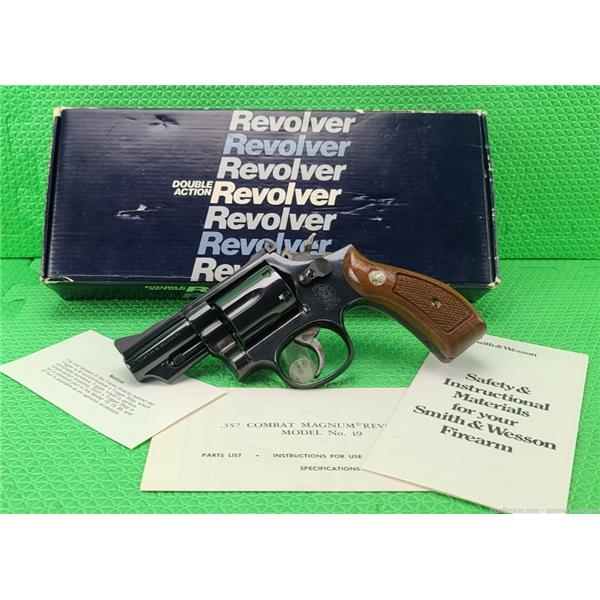 .357 Mag. Smith & Wesson / S&W 19 ( 19-5 ) COMBAT MAGNUM 357 Mag 2.5" IN ORIGINAL BOX 1986