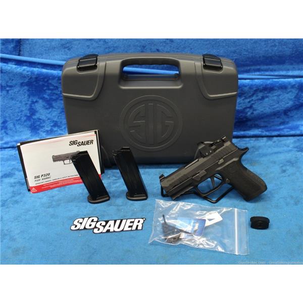 9mm Luger SIG SAUER P320 Compact With Romeo1 Pro Sight W/ 2 Mags And Case 798681621309 3 inch " barrel