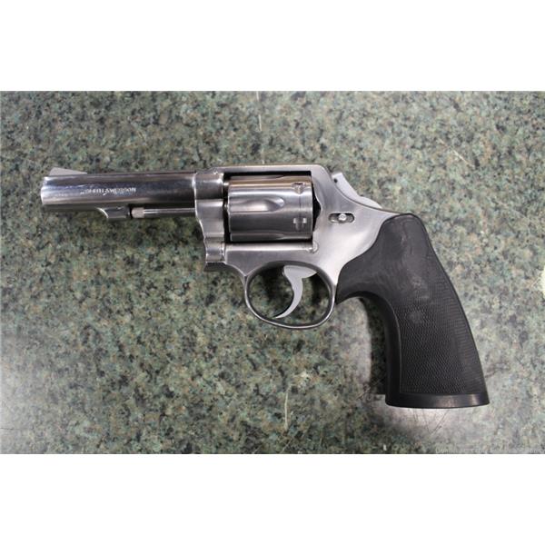 .357 Mag. Smith & Wesson / S&W 64 357 4 inch " barrel