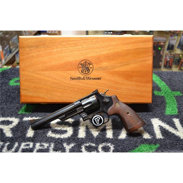 .44 Rem Magnum Smith & Wesson / S&W Smith&Wesson 29 Classic in .44Rem Mag With 6.5"Brl NIB! 129915 022188129915