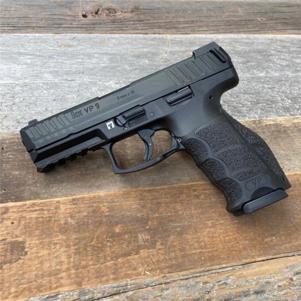 9mm Luger Heckler & Koch / H&K HK VP9 9MM, 3 Mags, Tritium Night Sights 4 inch " barrel