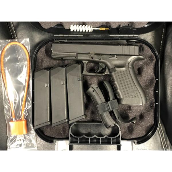 9mm Luger USED G17 GLOCK 17 Gen 4 POLICE TRADE-IN w/ 3 RD MAGS & Night Sights APAR501154