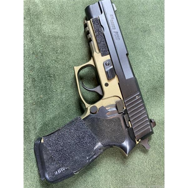 9mm Luger P229R SIG Sauer P220R .45 Night Sights Without Case One 8 Round Mag LB6-424 4 inch " barrel