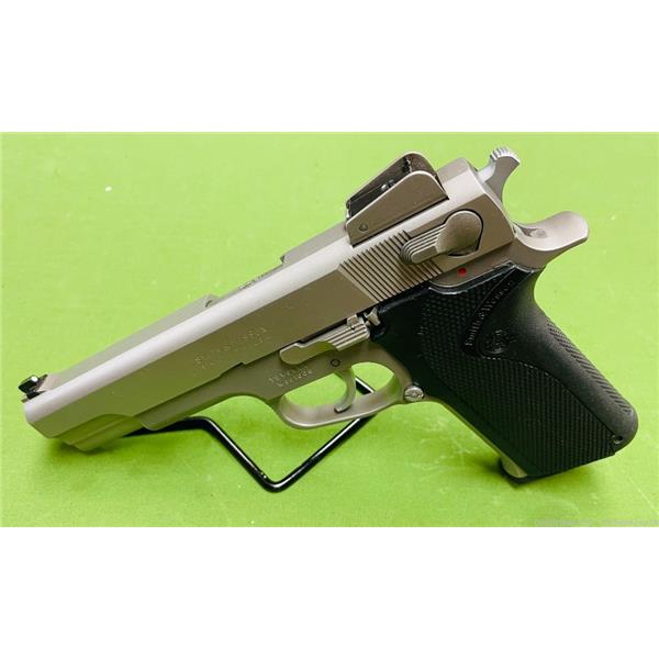 Smith & Wesson / S&W Model 1006 10mm DA/SA as New in original box Mint! 5 inch " barrel