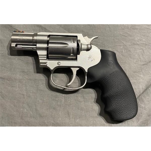 Colt Cobra .38 special +P Stainless finish 2" barrel. Excellent condition 2 inch " barrel