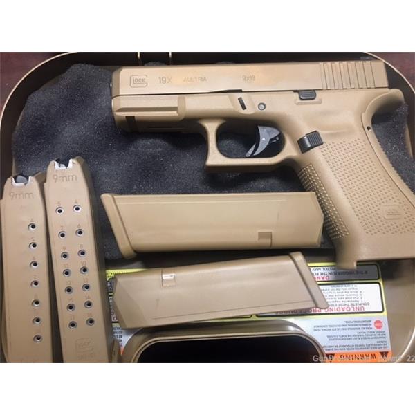 9mm Luger G19X Glock x19 Gen 5 in great condition, coyote tan ,4 magazines& case 4 inch " barrel