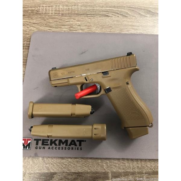 9mm Luger Glock 19X G19X 9mm, LNIB Like New! 4 inch " barrel