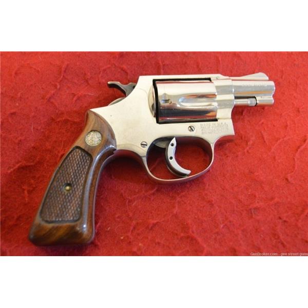.38 Spl. Smith & Wesson / S&W Model 36 38 Spl 2" Nickel Revolver