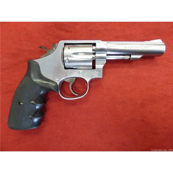.38 Spl. Smith & Wesson / S&W and Model 64-5 - Special 64 S W 4 inch " barrel