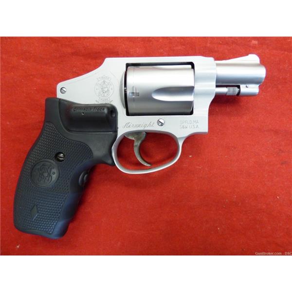 642CT Smith & Wesson / S&W and Model 642-2 Laser Grip� - .38 Special +P S W Crimson 163811 2 inch " barrel
