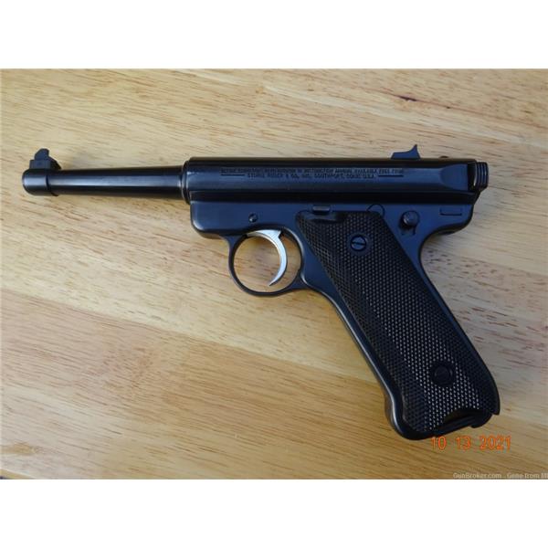 .22 LR Ruger / Sturm, & Co. Mark II with 3 Magazines and Case 4 inch " barrel