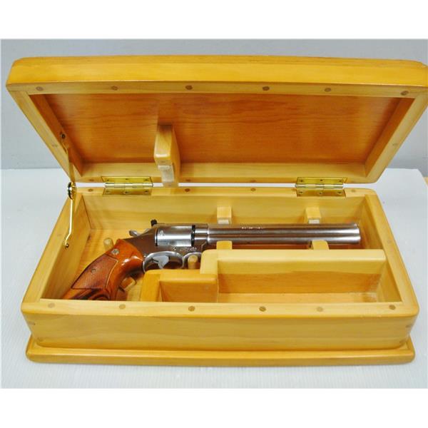 .357 Mag. Smith & Wesson / S&W 686-2 Mag Distinguished Combat SS 8 3/8” W/ Presentation Case 5288 inch " barrel