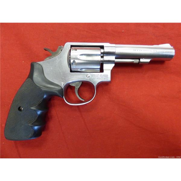 .38 Spl. Smith & Wesson / S&W and Model 64-5 - Special 64 S W 4 inch " barrel