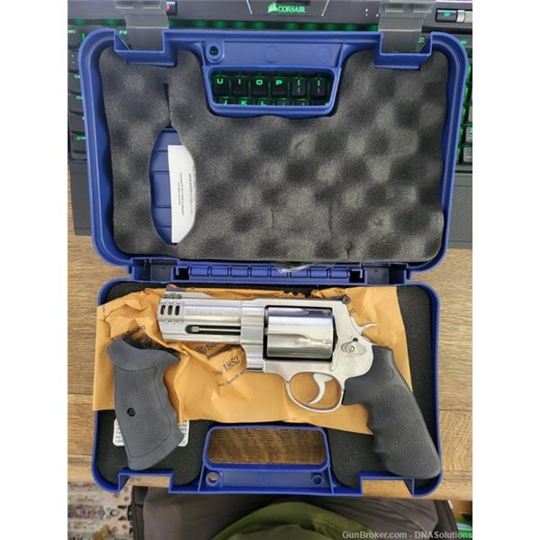 .500 S&W Smith & Wesson / 4" barrel both factory grips 4 inch "