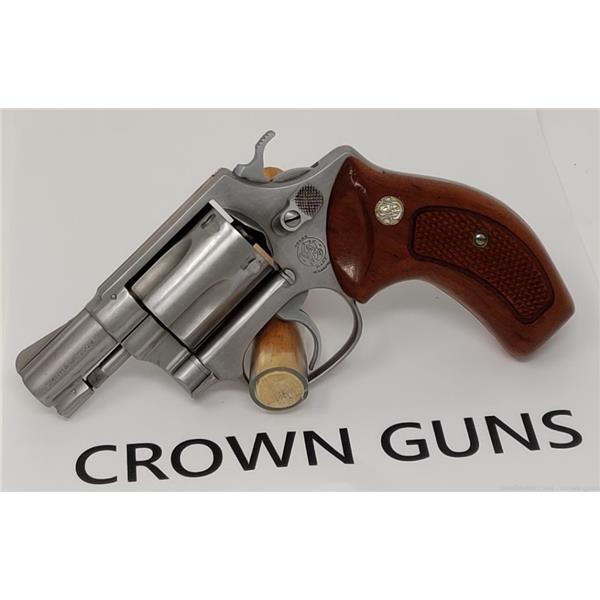 .38 Spl. Smith & Wesson / S&W Model 60 Sought After "R" Serial Number, Pinned Barrel, Banana Grips