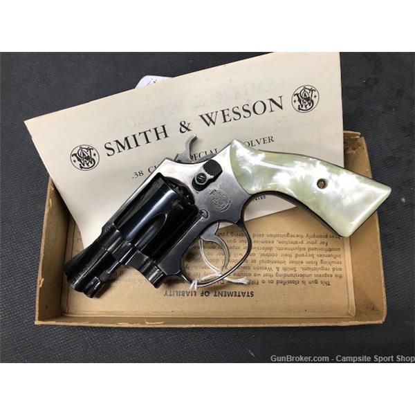 .38 Spl. Smith & Wesson / S&W Used 36 with pearl no dash original box and papers 39095