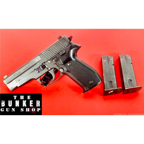 9mm Luger Sig Sauer P226 W. German Mfg 1989 3 Mags