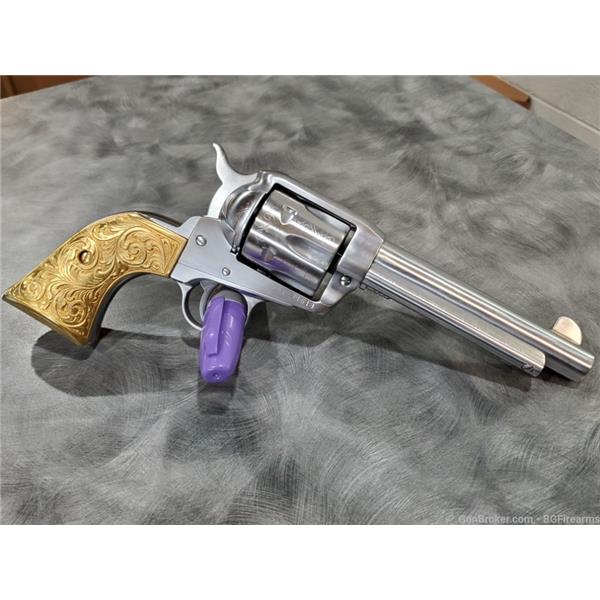 .44 Mag. Ruger / Sturm, & Co. Vaquero Engraved Stainless Magnum 5.5" barrel $.01 177-109 5 inch "