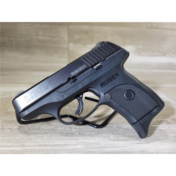 9mm Luger Ruger / Sturm, & Co. LC9s 7 Round Capacity Striker Fire - Great for Conceal Carry 3 inch " barrel