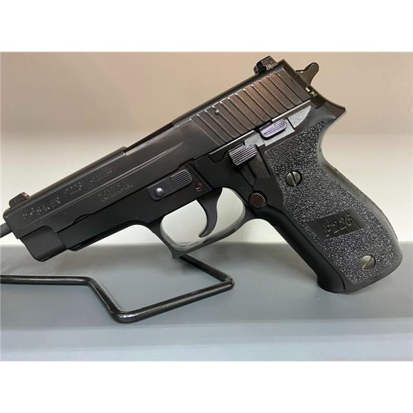.357 SIG SAUER P226 RARE 357 SIG, SA/DA USED LIKE NEW, COMES WITH 40 S&W BARREL 798681108114 4 inch " barrel E26-357-BSS-G