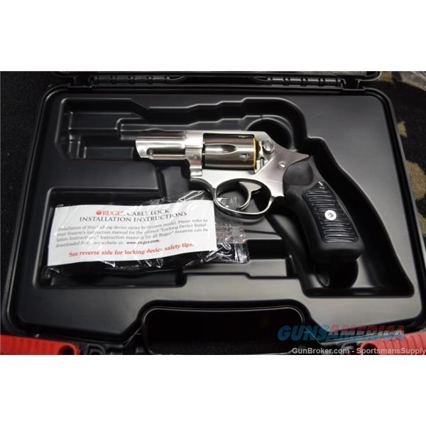 .357 Magnum Ruger SP101 Mag / .38 Spl 5-shot DAO SS revolver. 73667605720 (5720)