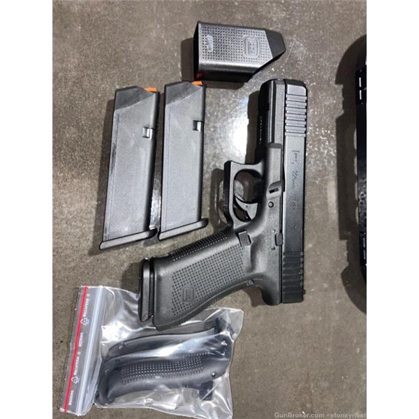 .40 S&W Glock G22 Gen5, MOS, 40 S&W, Optics Ready, New in Box, (3)-15 Round Mags 5 inch " barrel