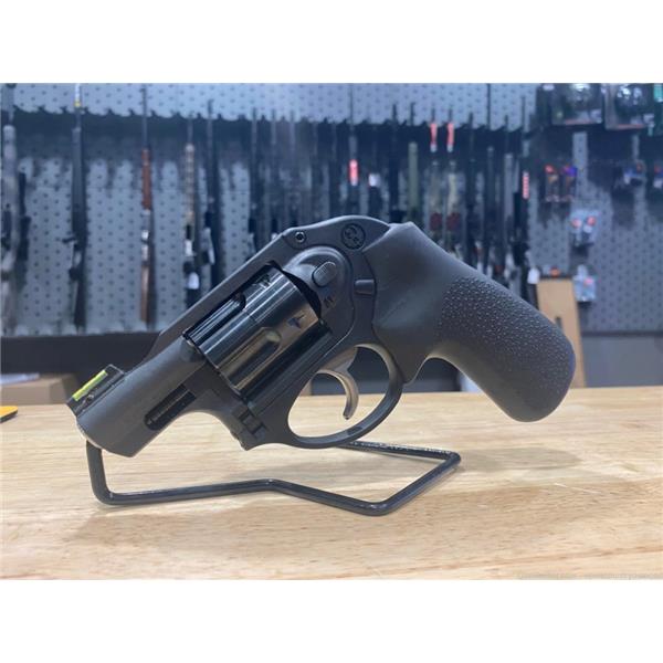 .357 Mag. Ruger / Sturm, & Co. LCR Mag 5450 Hogue Grips Concealed Carry VERY NICE 736676054503 2 inch " barrel