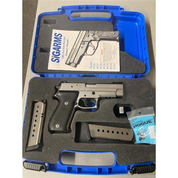 .45 ACP Sig Sauer P220ST LNIB