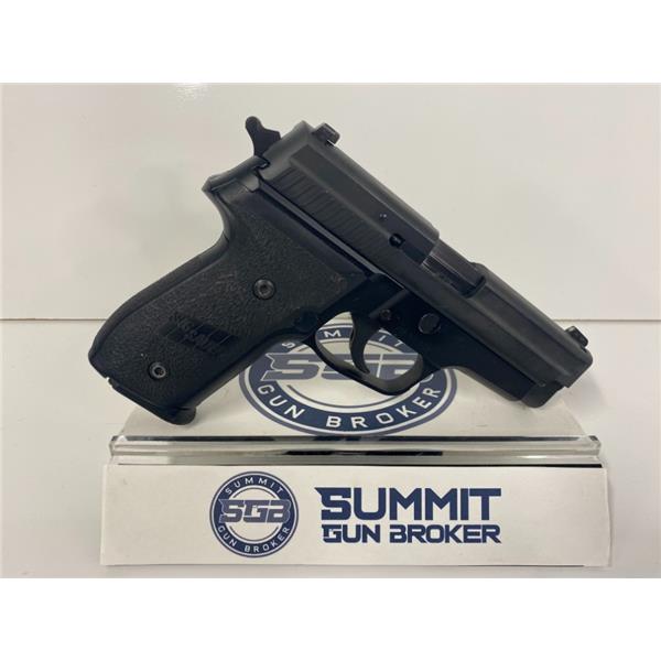 Sig Sauer P229 DA/SA (.40 s&w) (good) comes w/ 3 magazines