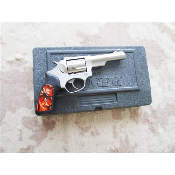 .22 LR Ruger / Sturm, & Co. SP101 22 4" Stainless 8rd Mfg 2014 Model 05765 4 inch " barrel