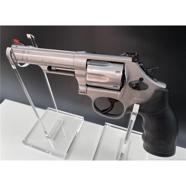.357 Mag. Smith & Wesson / S&W Model 66-8 MAGNUM Combat Magnum Revolver - USED 4 inch " barrel