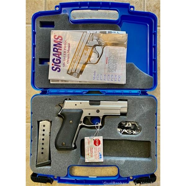 Sig Sauer P220 ST Stainless .45 ACP Pistol 220-45-SSS-G, As New 798681250059 4 inch " barrel