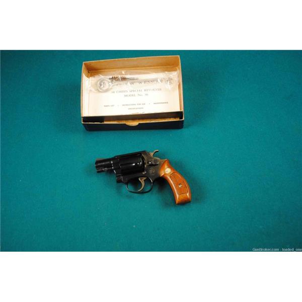.38 Spl. Smith & Wesson / S&W Model 36 No-Dash, No Key, CHIEFS SPECIAL, box, paperwork etc 2 inch " barrel