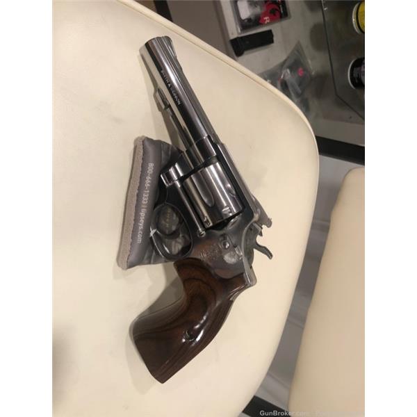.38 Spl. Smith & Wesson / S&W and 64-5 4 inch " barrel