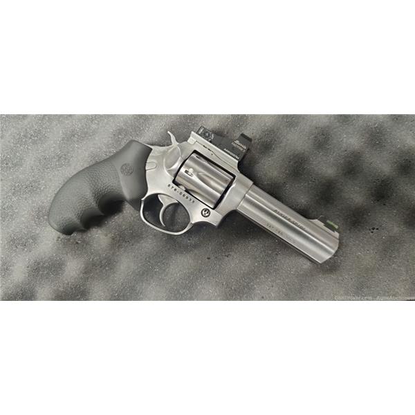 .327 Federal Magnum Ruger / Sturm, & Co. *NICE* SP101 in 327 Mag! Includes Burris Fastfire 3 Optic!* 4 inch " barrel