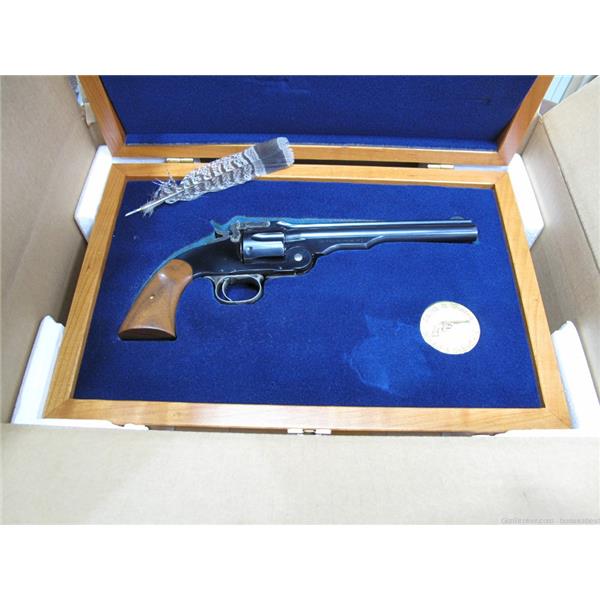 PISTOL GUN PRESENTATION CASE WOOD BOX SMITH AND WESSON 686 4" BARREL S&W FIREARM 