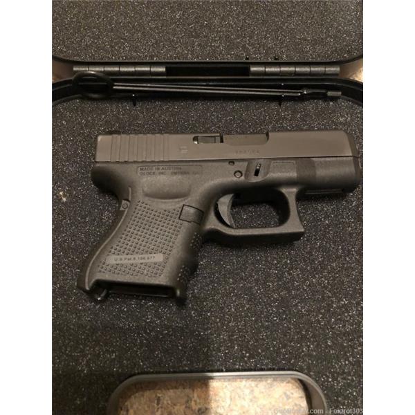 9mm Luger Glock 26 w/NIGHT SIGHTS, 2-10rd Mags, G26 GEN4 - Almost New 3 inch " barrel