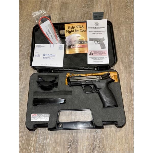 .40 S&W M&P 40 Smith & Wesson / $1 start! M&P40 with Night Sights and Stainless Barrel AND hard case