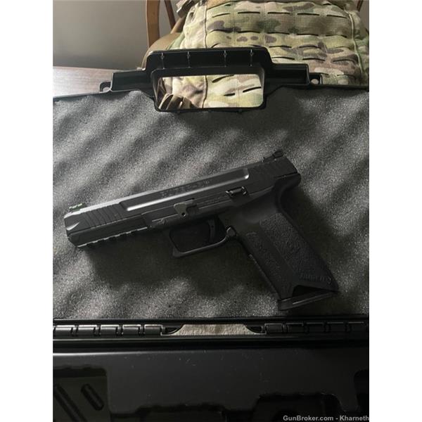 5.7X28mm Ruger / Sturm, & Co. 57 PRO WITH AMMO 5 inch " barrel
